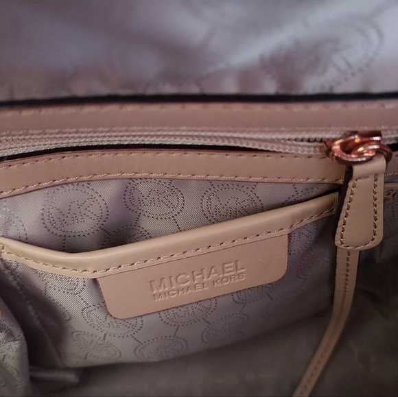 Michael Kors Rose Gold Metallic Grayson Boston Speedy Bag - Picture 12 of 13